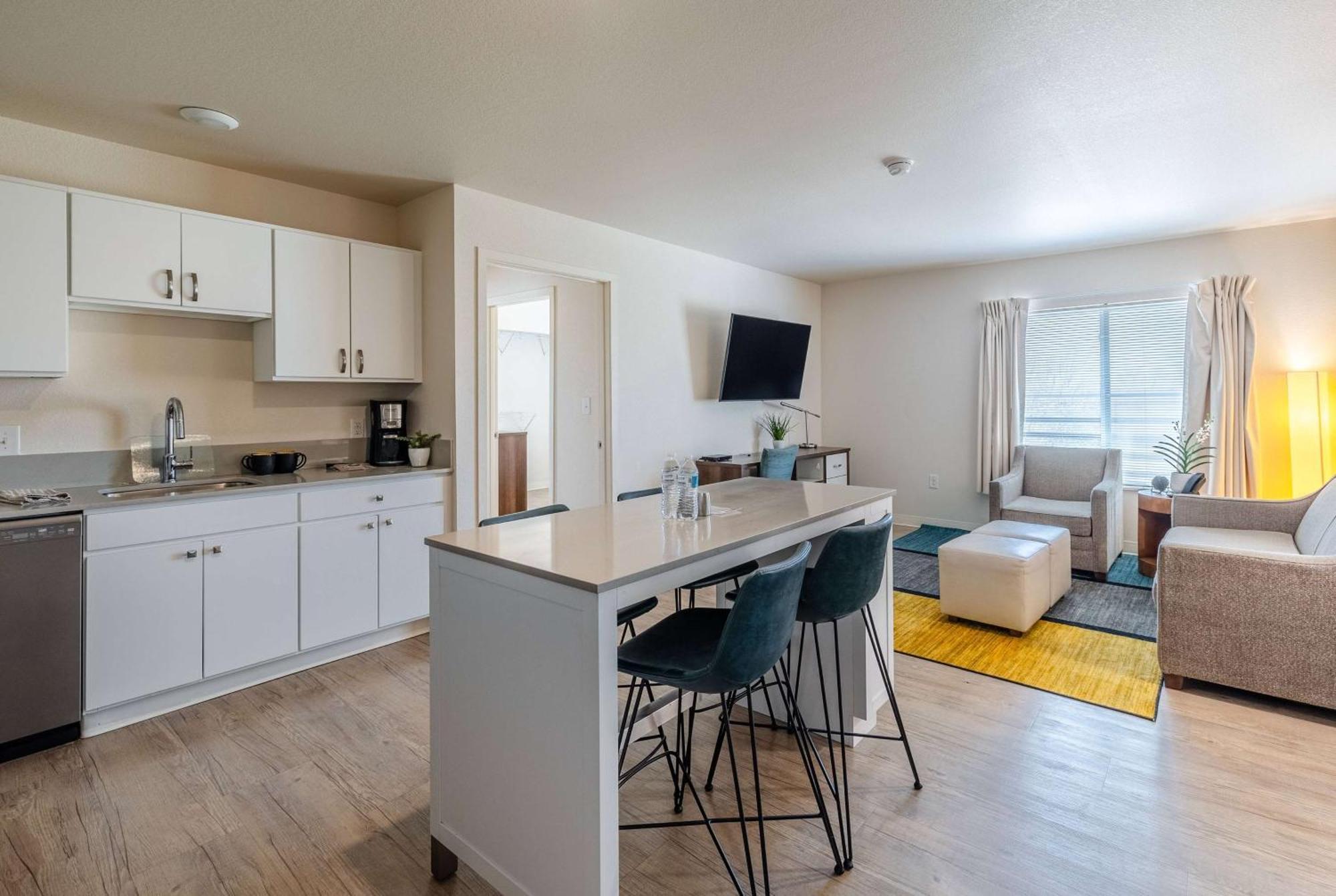 Waterwalk Extended Stay By Wyndham Wichita Exterior photo