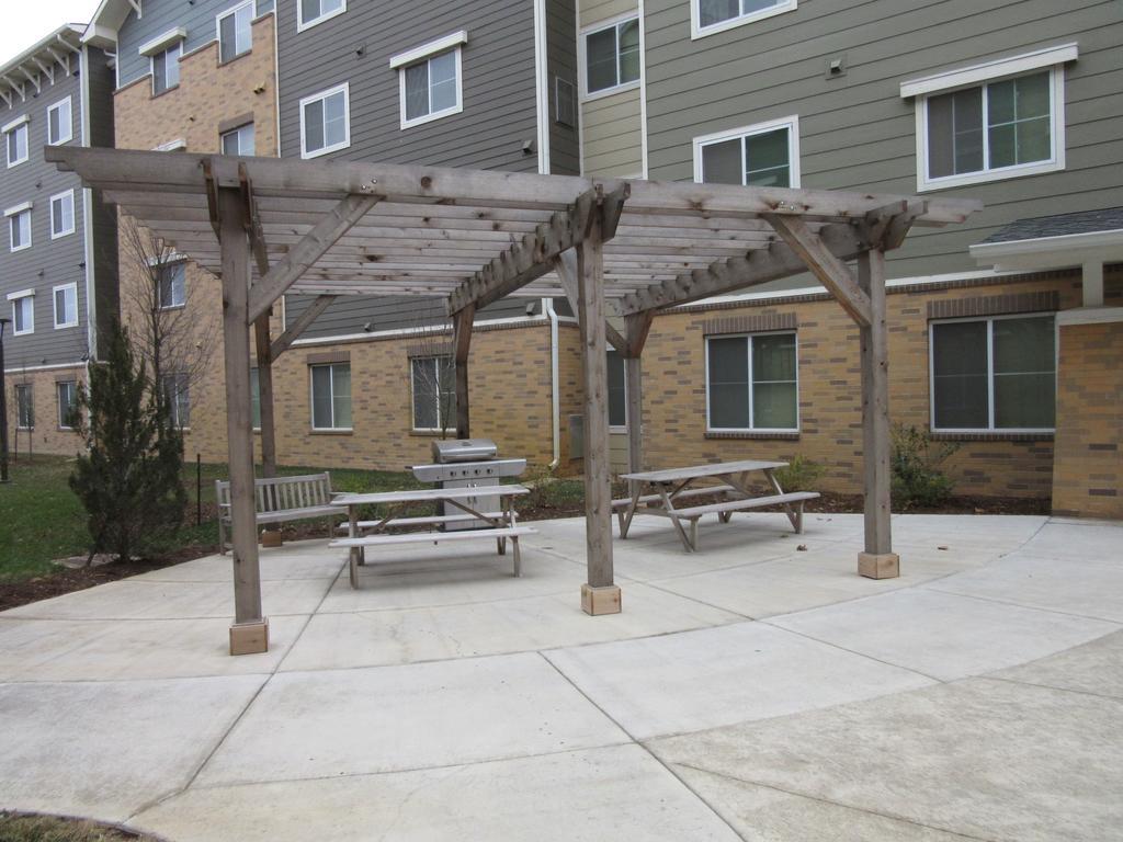Waterwalk Extended Stay By Wyndham Wichita Exterior photo