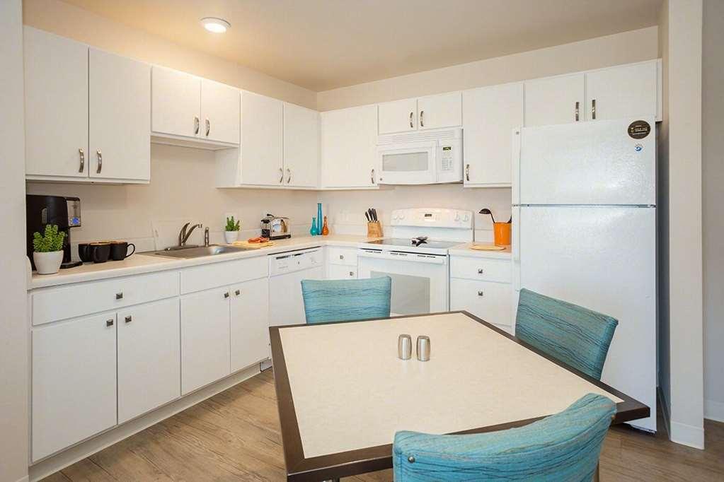 Waterwalk Extended Stay By Wyndham Wichita Room photo